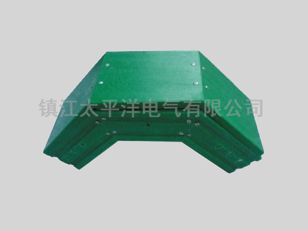 玻(bo)璃鋼(gang)垂直(zhi)上彎(wan)通