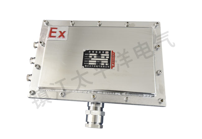 不鏽(xiu)鋼防(fang)爆接(jie)線箱(xiang)